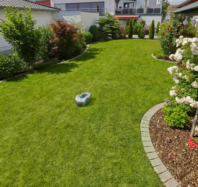 Robot tondeuse connecté GARDENA Sileno Minimo 450 m²